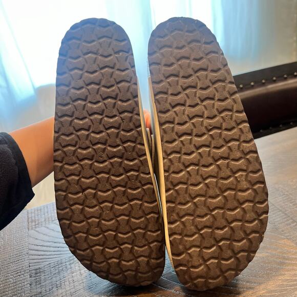 Cushionaire sandal clog beige 8.5 women - Picture 5 of 6